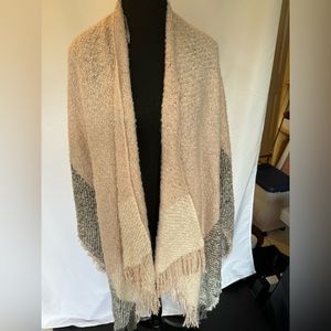 American Express pink/grey shawl